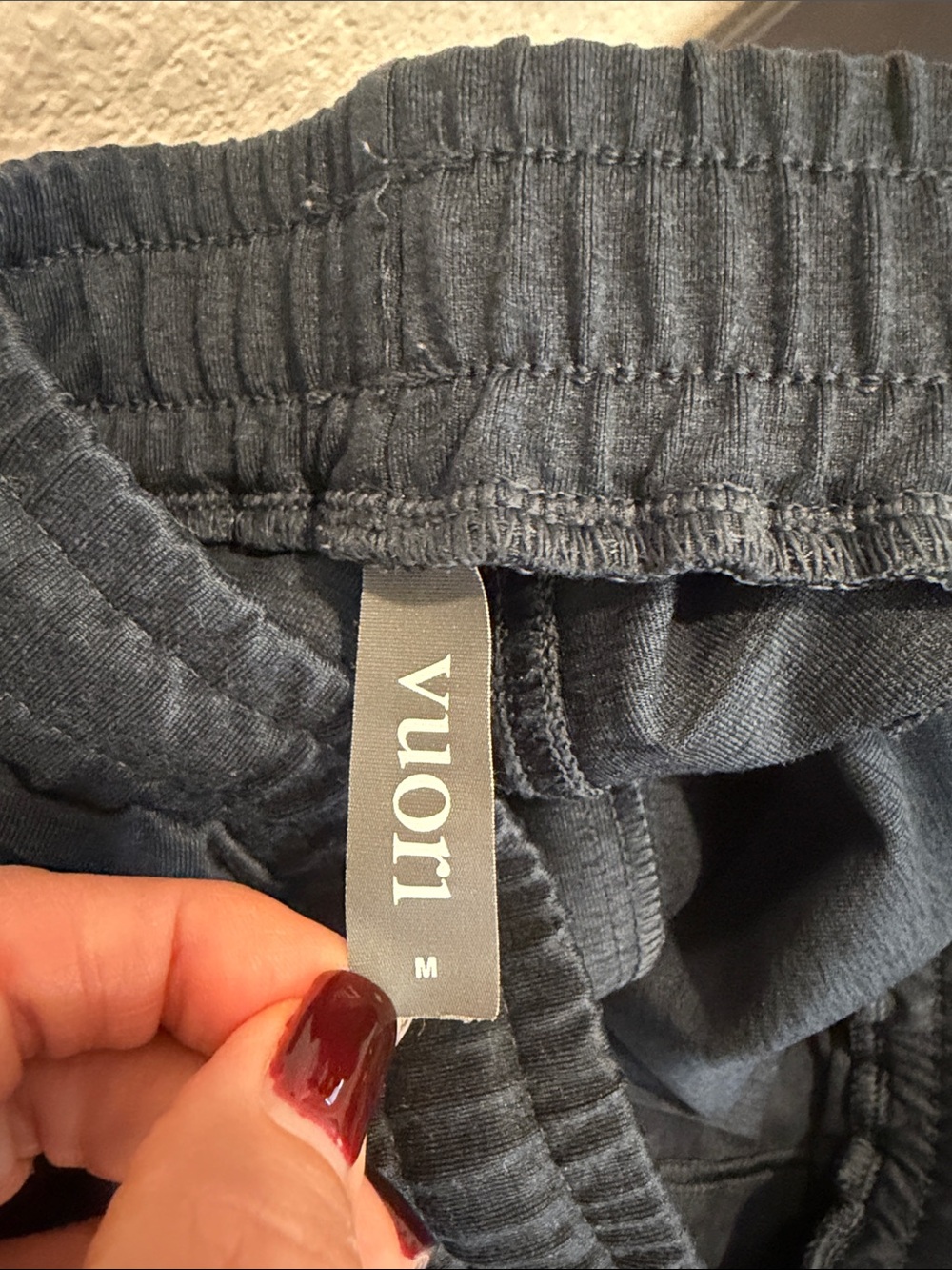 Vuori Men's Charcoal Jogger Pants with Drawstring - Picture 3 of 4